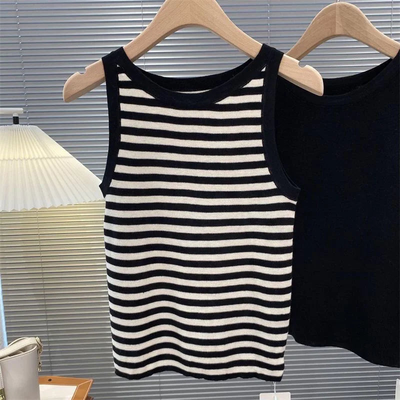 Women's Ribbed Crew Neck Tank Taboga Lifestyle, side view